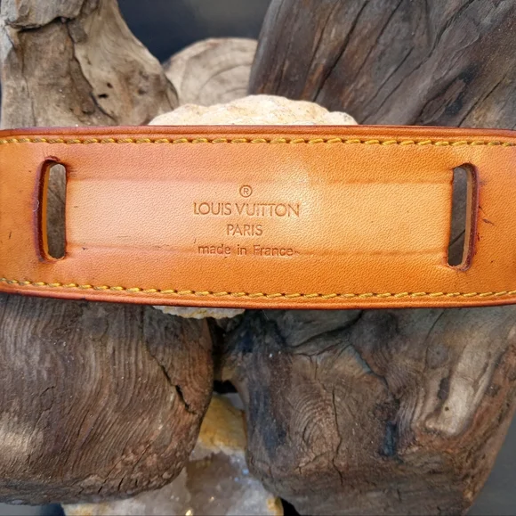 Louis Vuitton shoulder pad Authentic LOUIS VUITTON Shoulder Pad Light Brown Leather  main image 2